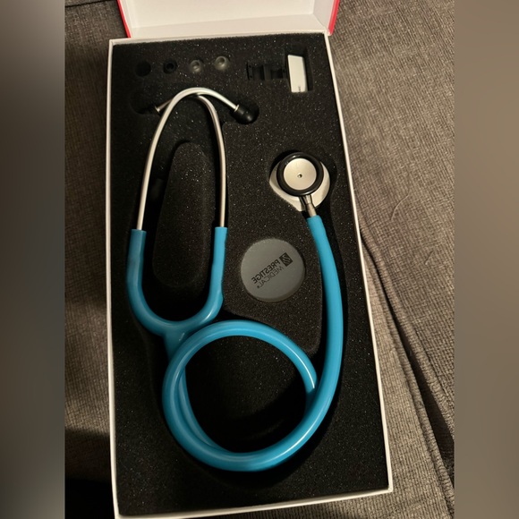 Clinical Lite Prestige Medical High Performance Stethoscope. - Picture 1 of 3
